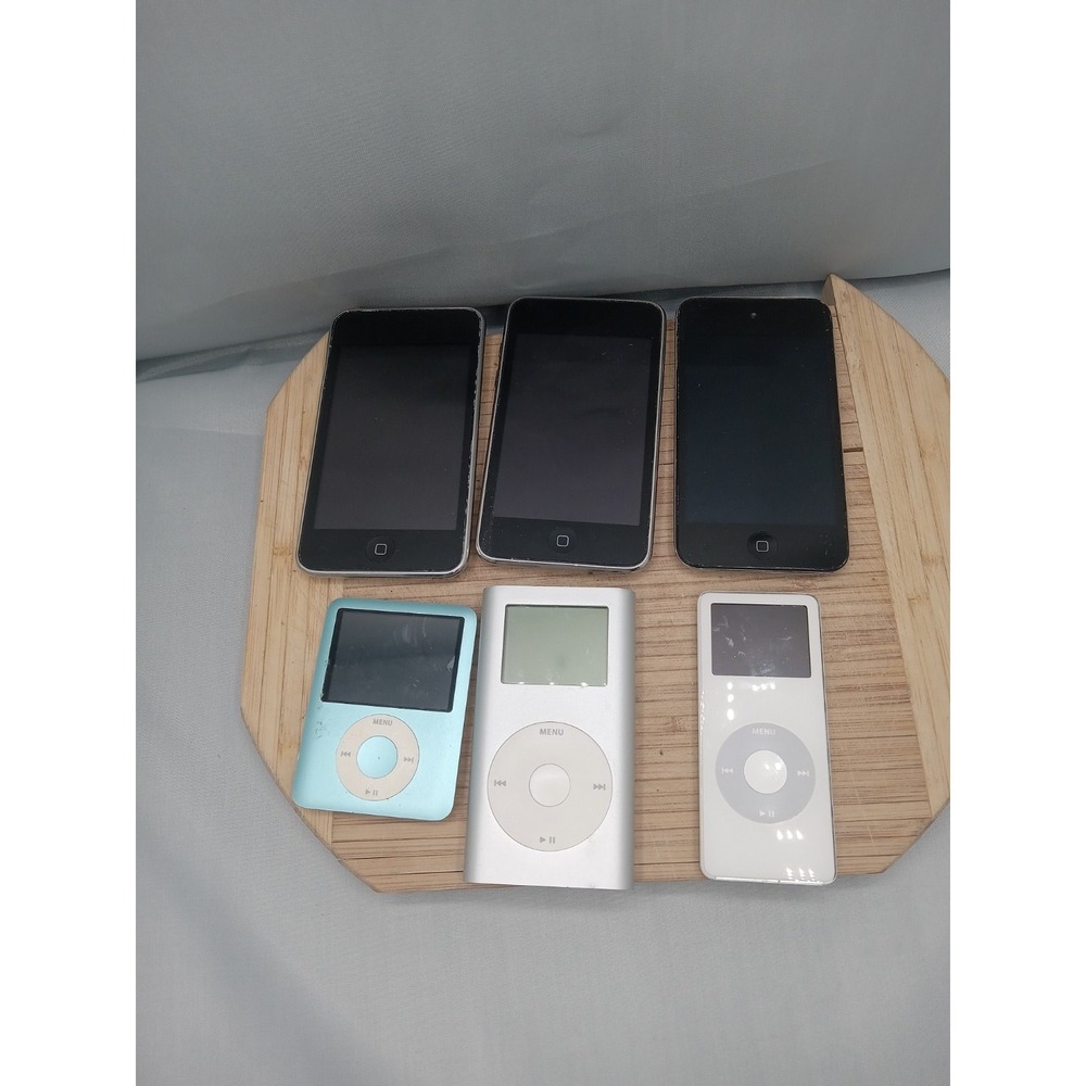 Lot Of 6 Apple Products - iPods‎ &  BROKEN (For Parts Only Locked Scratches.